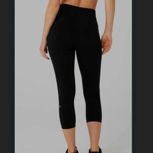 Alo High Rise Wide Waistband Stretch Airbrush capri Leggings small